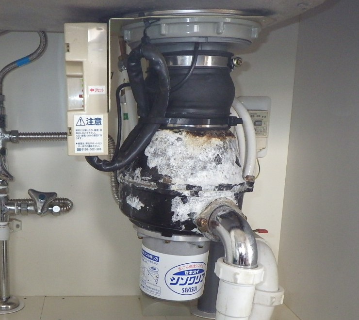 本体からの漏水による交換工事