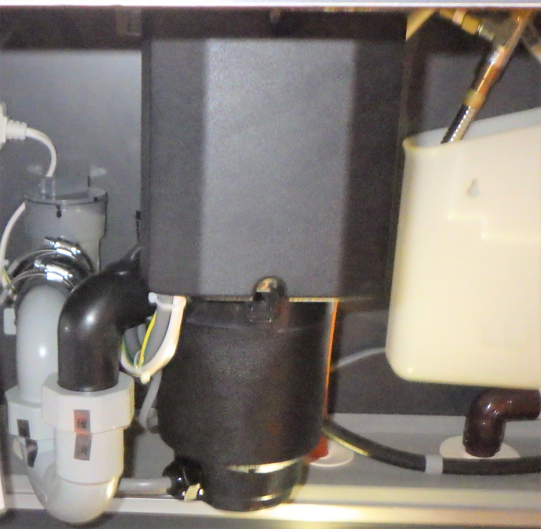 リクシル（LIXIL / INAX）ディスポーザの交換工事