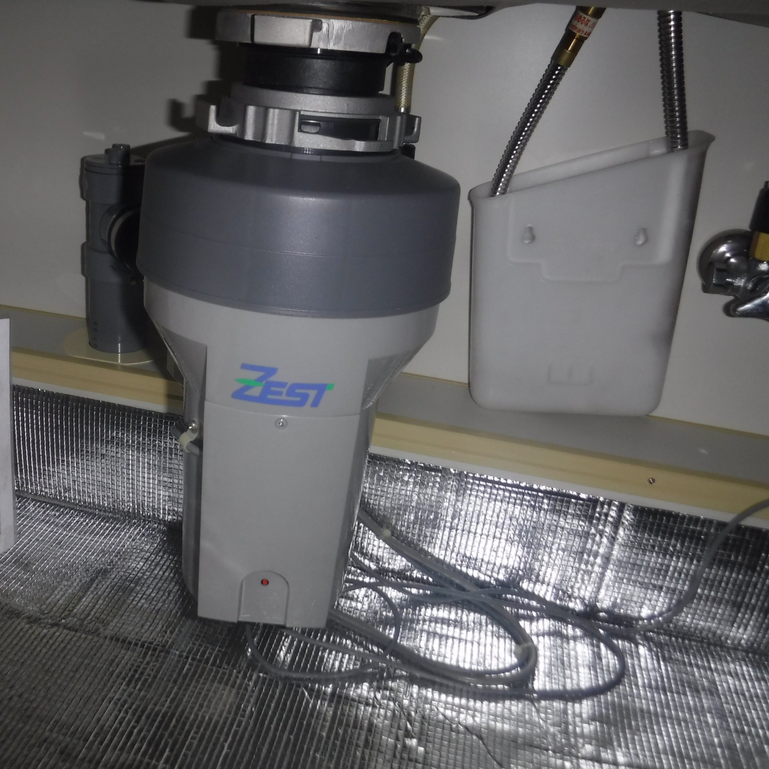 日本ゼスト ディスポーザの交換工事