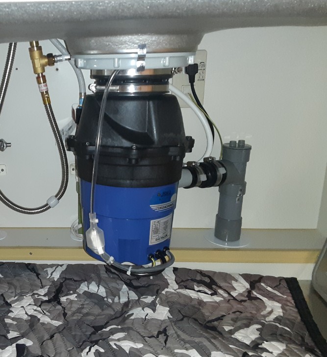 フロム工業　ディスポーザの交換工事