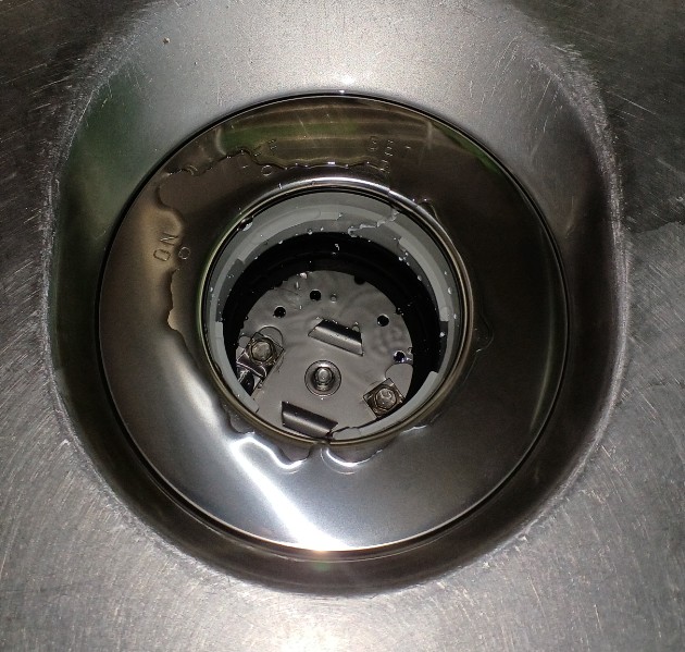 安永エアポンプ（Yasunaga） ディスポーザの交換工事