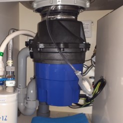 フロム工業　ディスポーザの交換工事