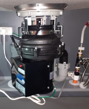 安永エアポンプ　 ディスポーザの交換工事