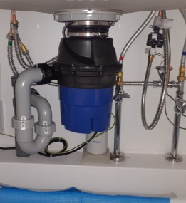 フロム工業　ディスポーザの交換工事