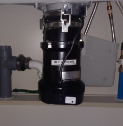 安永エアポンプ　 ディスポーザの交換工事