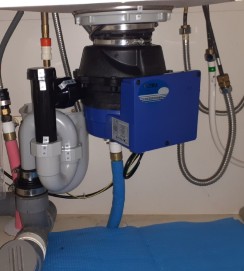 フロム工業　ディスポーザの交換工事