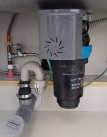 安永エアポンプ　 ディスポーザの交換工事