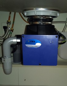 フロム工業　ディスポーザの交換工事