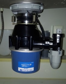 テラル　ディスポーザの交換工事