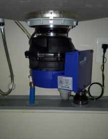 フロム工業　ディスポーザの交換工事